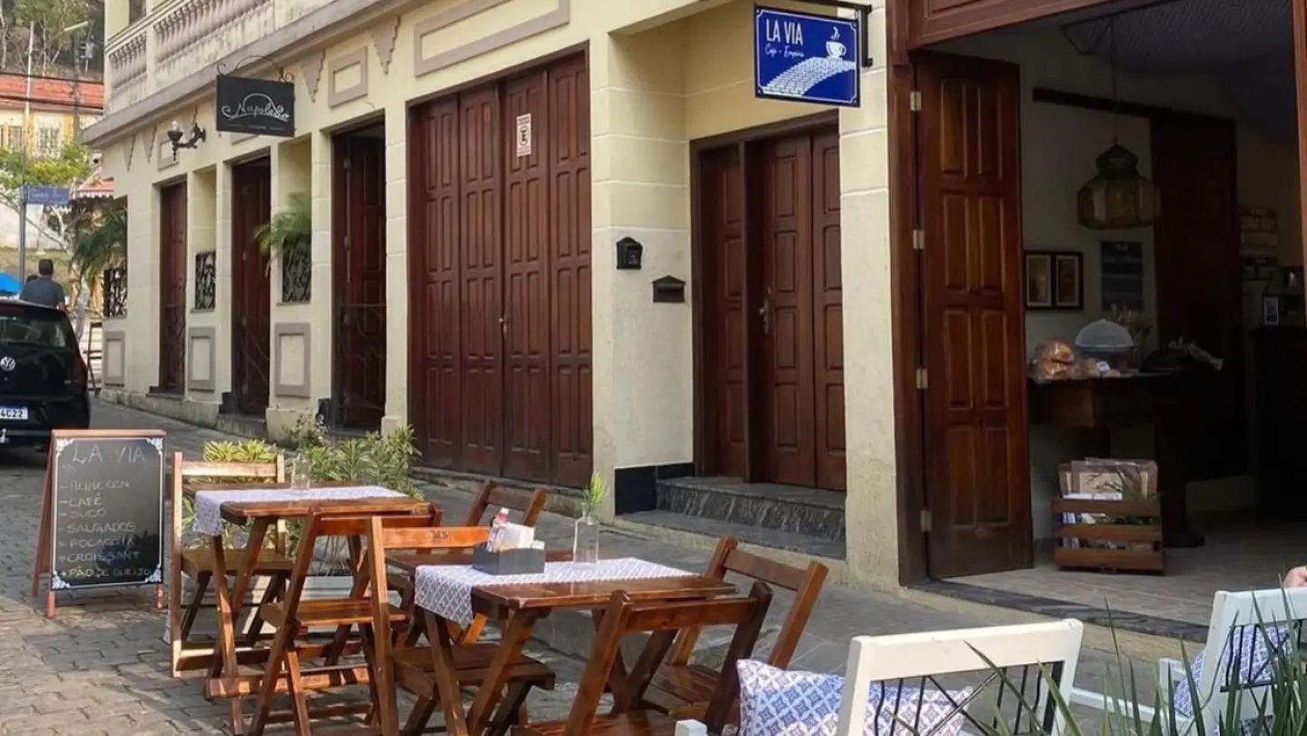 La Via Café - Empório