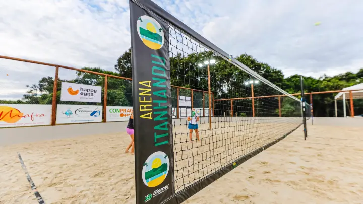 Beach Tennis e Diversão na Arena Itanhandu