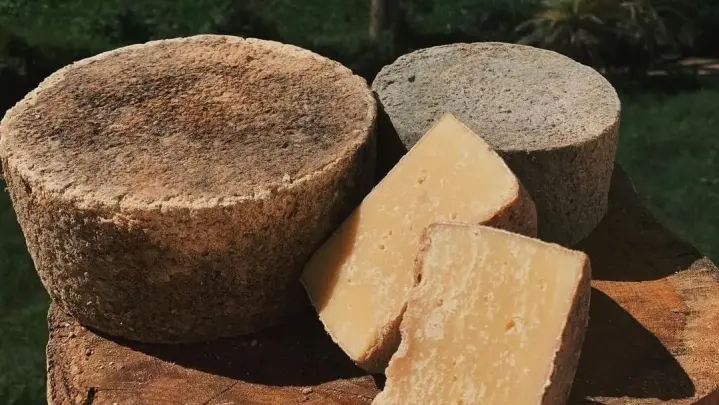 Roteiro Queijos & Cachaça – Passeio de 3 horas com Guia e Transporte 4x4
