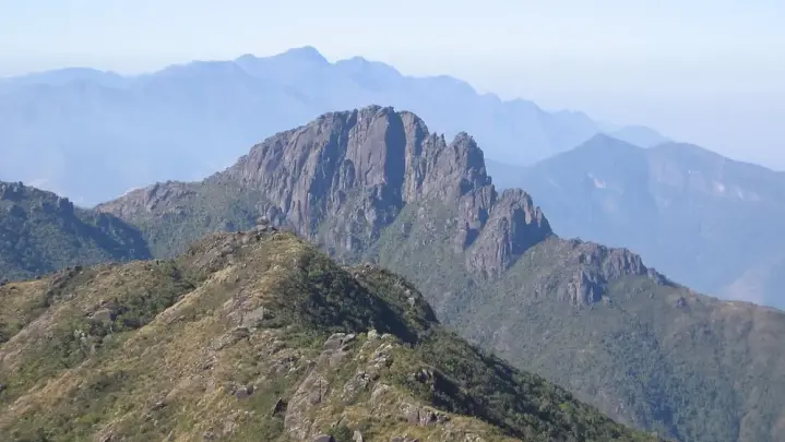 Pico do Itaguaré – Trekking com Guia + Transporte 4x4