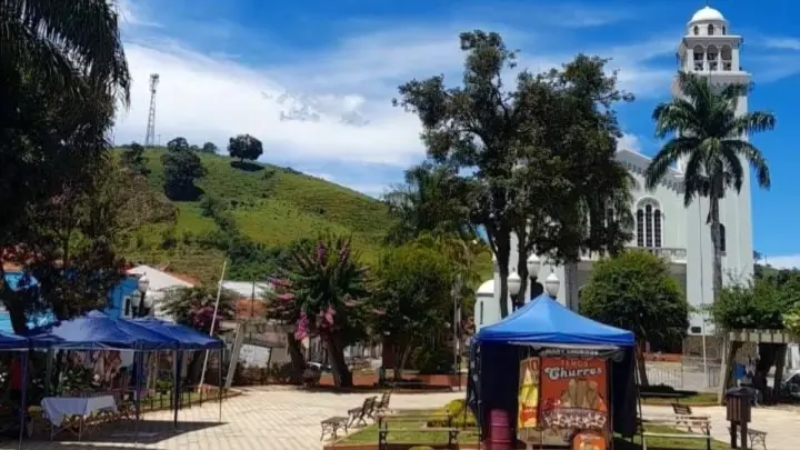 Feira de Artesanato de Itanhandu – Tradição e Criatividade na Praça