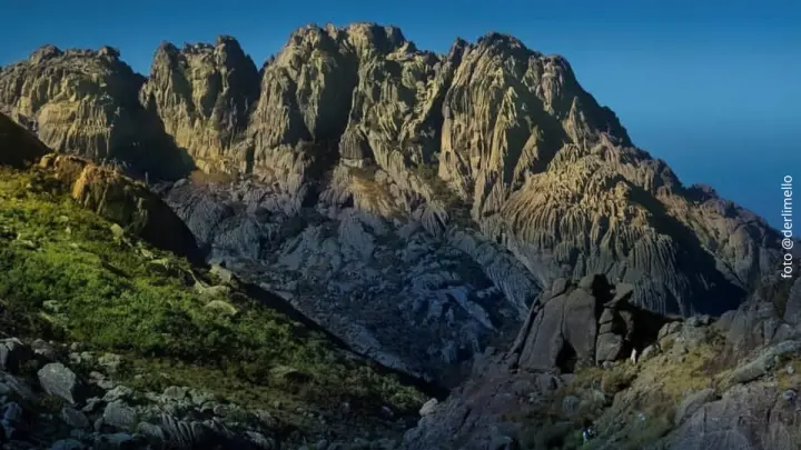 Pico das Agulhas Negras - Parque Nac. do Itatiaia - Trekking com Guia – (Sem transporte, Vá com Seu Próprio Carro)